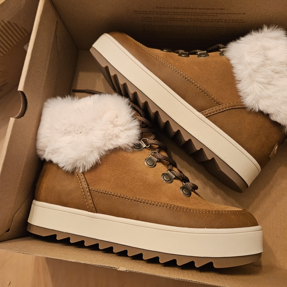 Koolaburra Tan Suede Winter Boots Sz 6 - Picture 4 of 6
